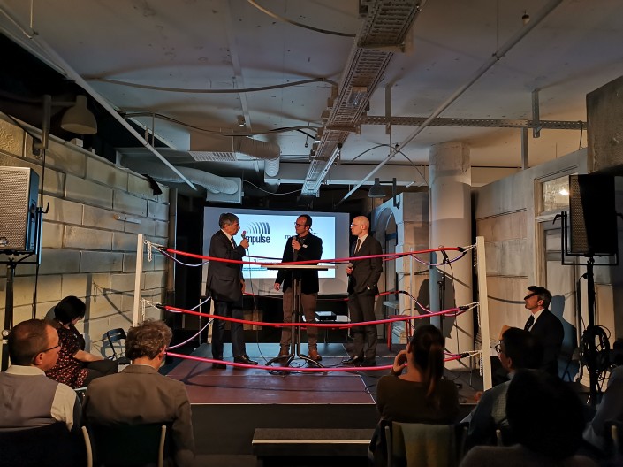 Battles im Boxring: Nationalrat Christoph Eymann, Moderator Andreas Lucco und der Basler Regierungsrat Baschi Dürr (von links).