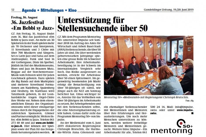 Das Foto zeigt den Artikel über unser Mentoring Programm in der Gundeldinger Zeitung