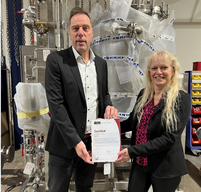 Bettina Siebold und Steven Koning von der Apaco AG